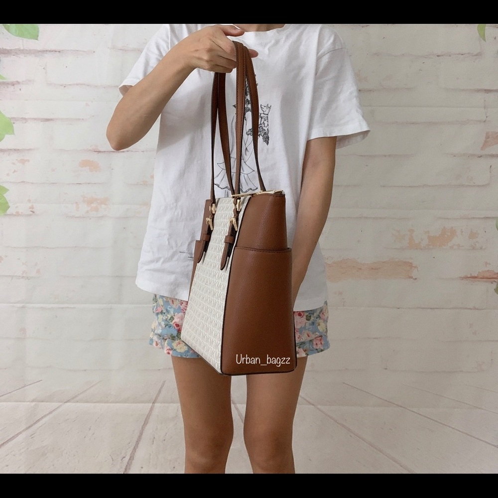 Michael Kors Charlotte Large Top Zip Tote - Picture 4 of 11